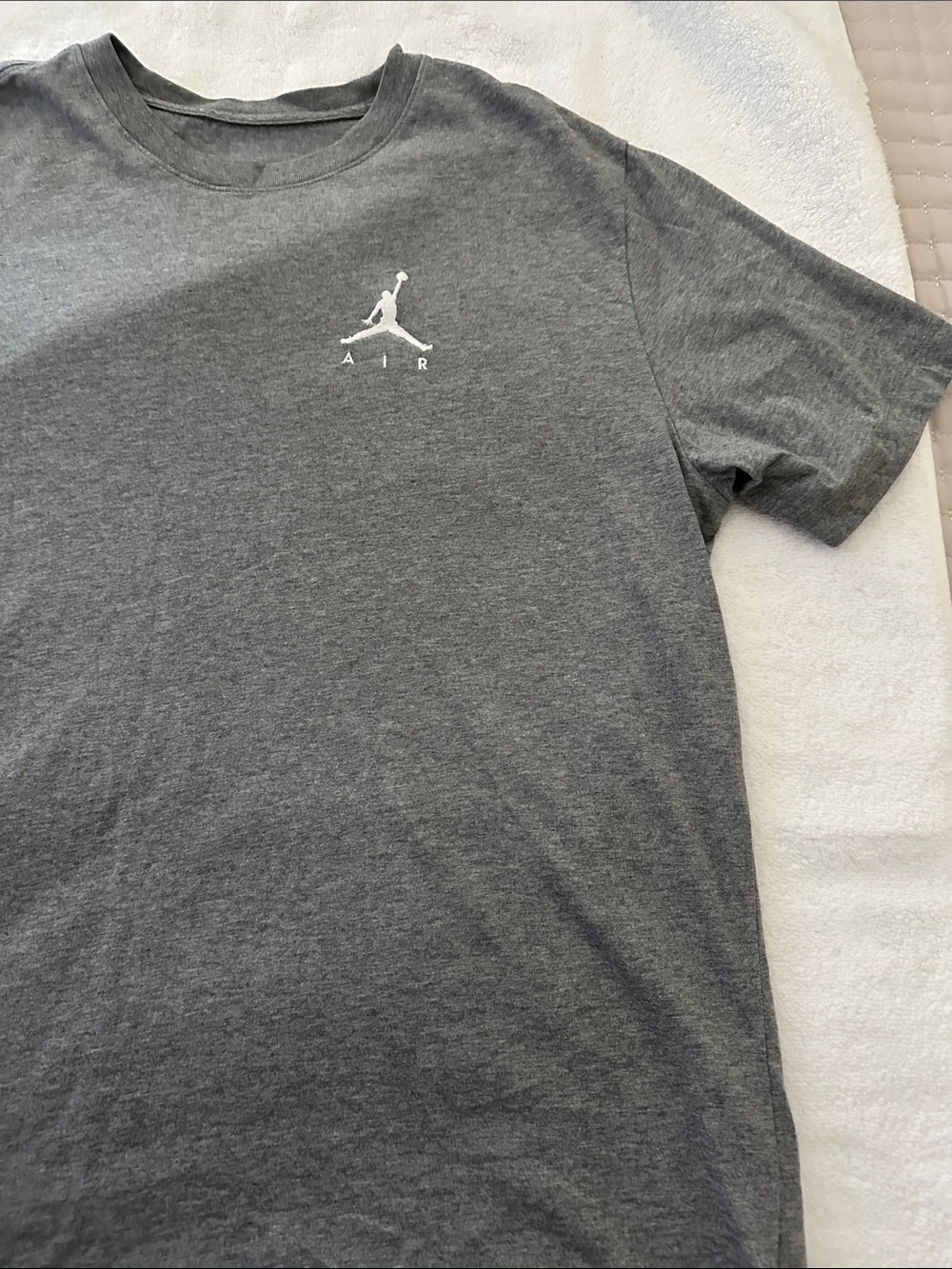 Nike Men’s Gray Crew T-Shirt with White Air Logo - Picture 3 of 6